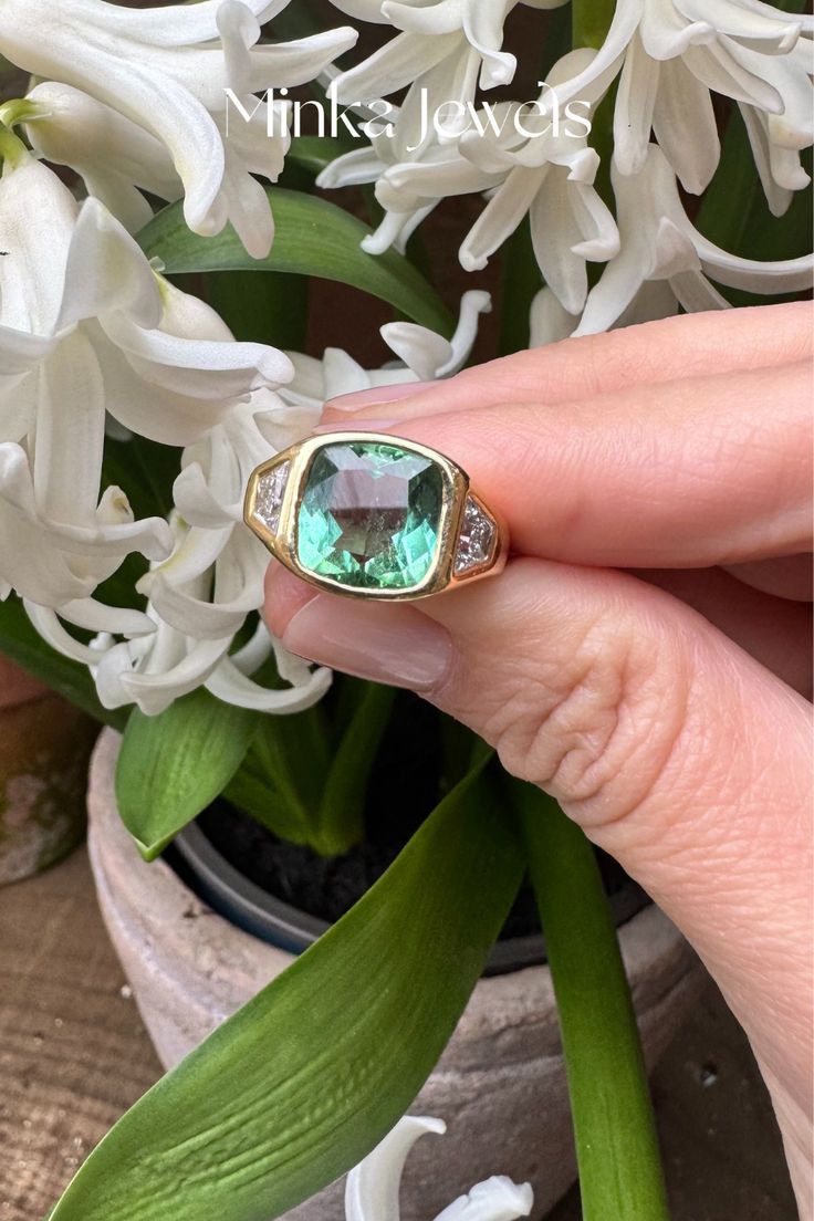 18k yellow gold bridal ring with 5ct green Tourmaline and trapezoid diamonds