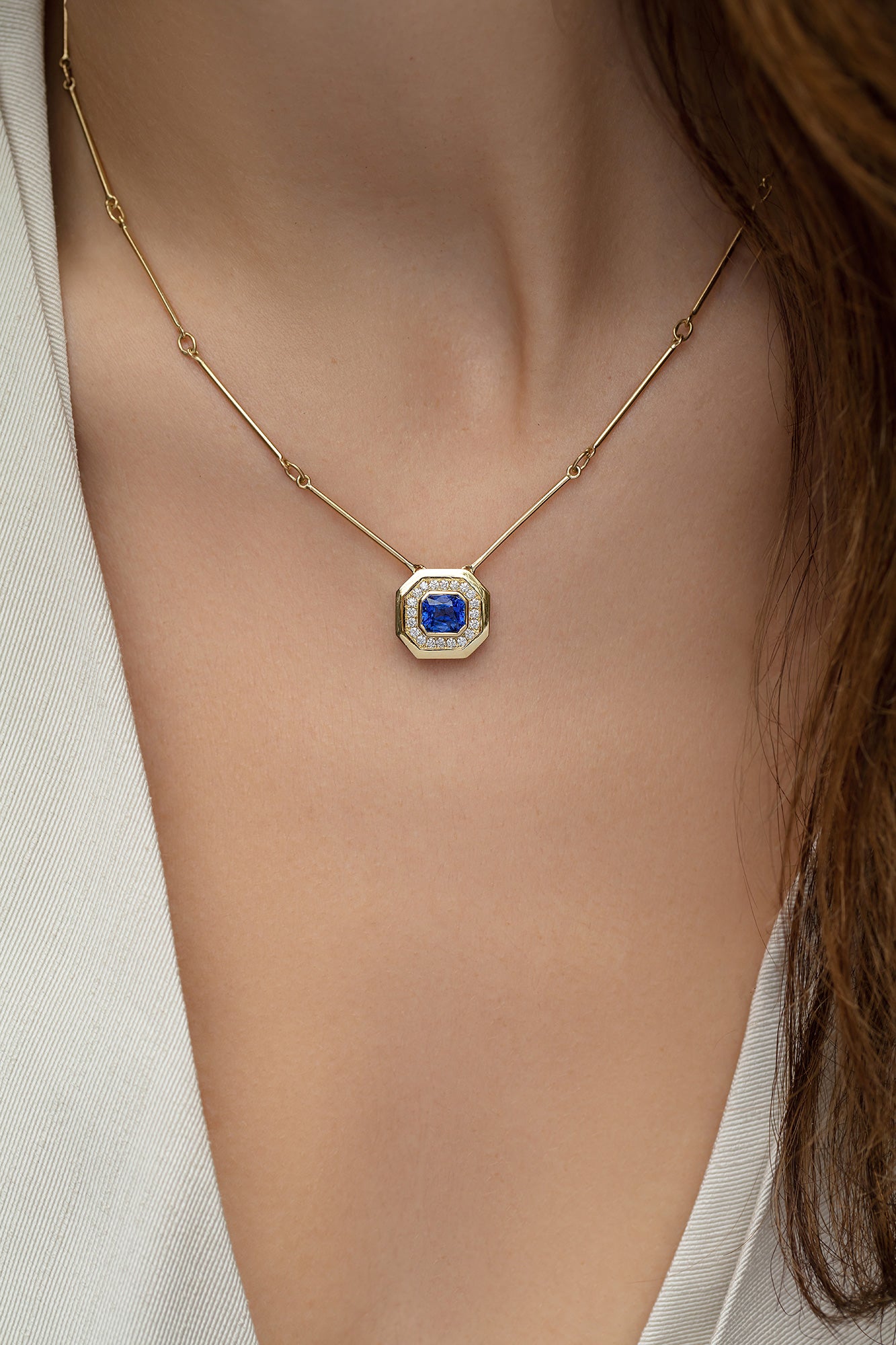 Berlin: 2.10ct Blue Sapphire and Diamond Necklace