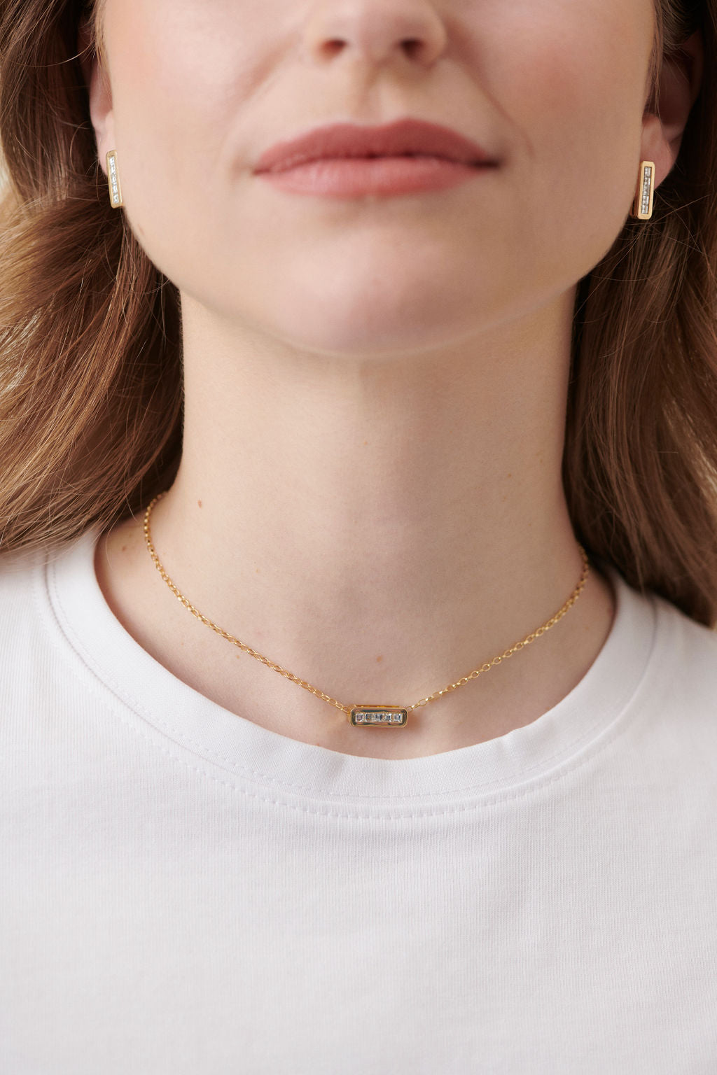 Delaval Knight Diamond geometric line gold eanecklace