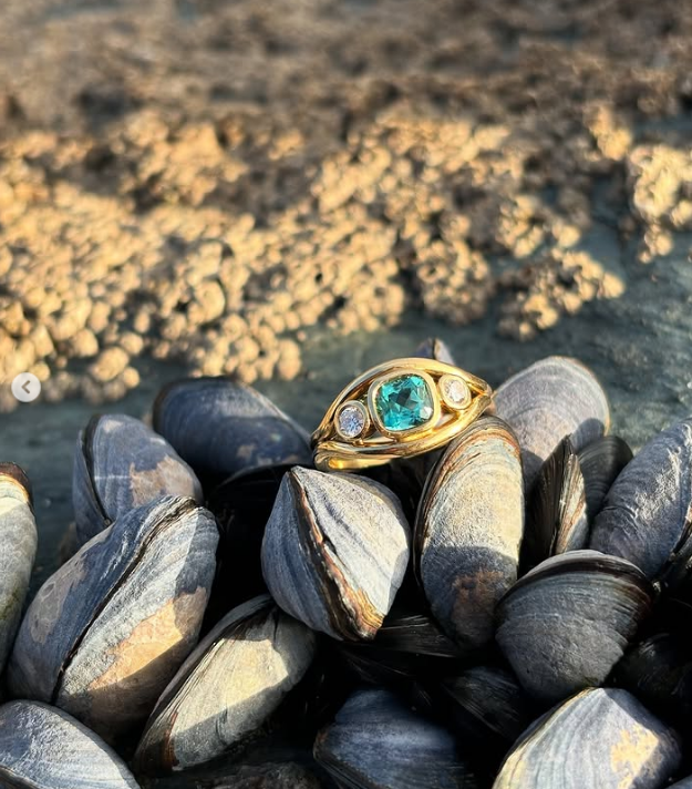 Jessica McCormack Tourmaline Green  Gold ring