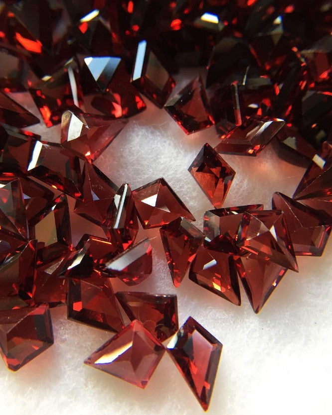 GW Williams Co Red Gemstones Jewelries