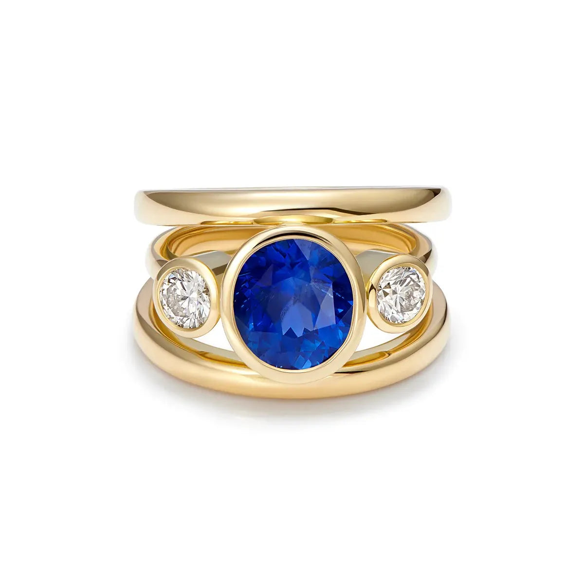 Les Trois Vallées Cornflower Blue sapphire ring showing 3.80ct no-heat Sri Lankan sapphire and 0.72ct round white diamonds in 18k yellow gold