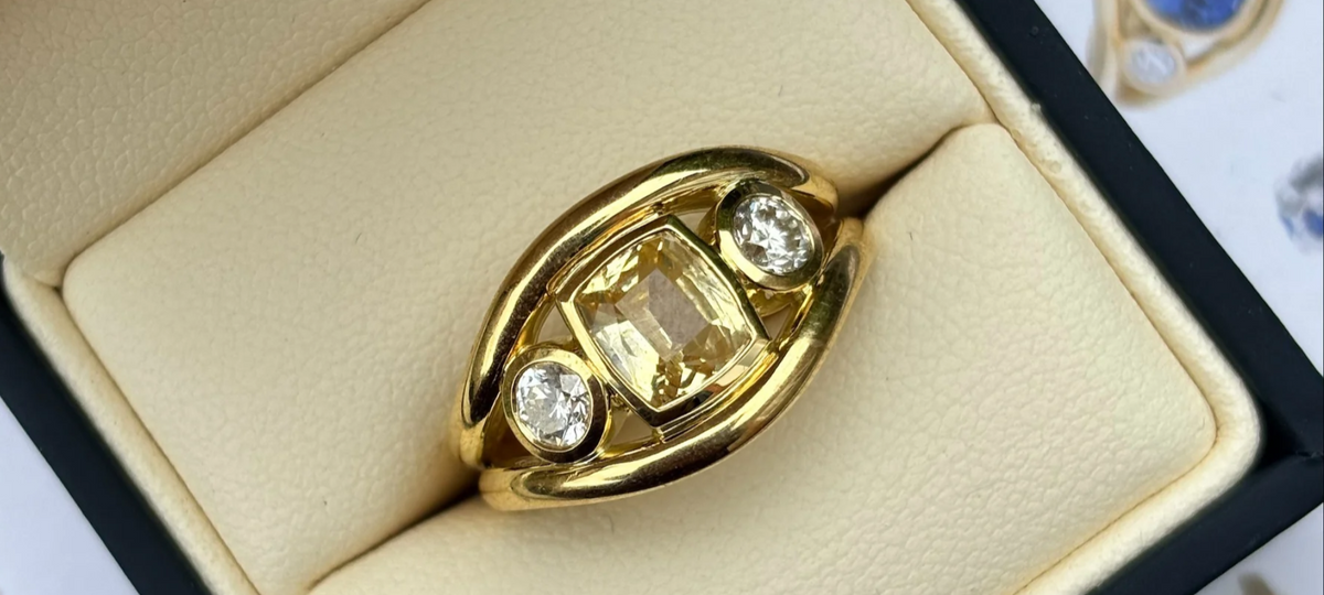 Storing gold rings and gemstone jewellery safely in a jewellery box